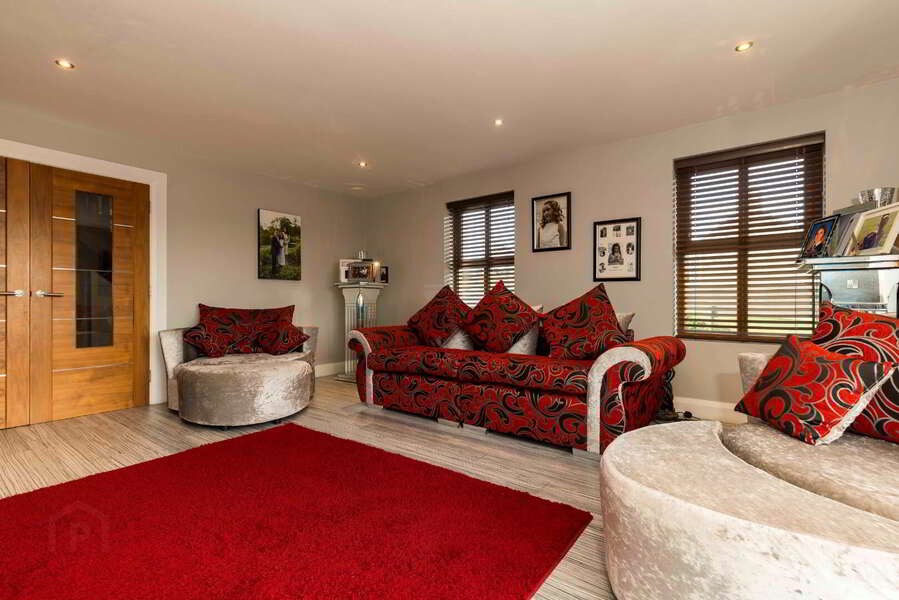 8 Carrogs Lane