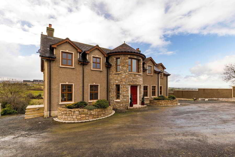 8 Carrogs Lane
