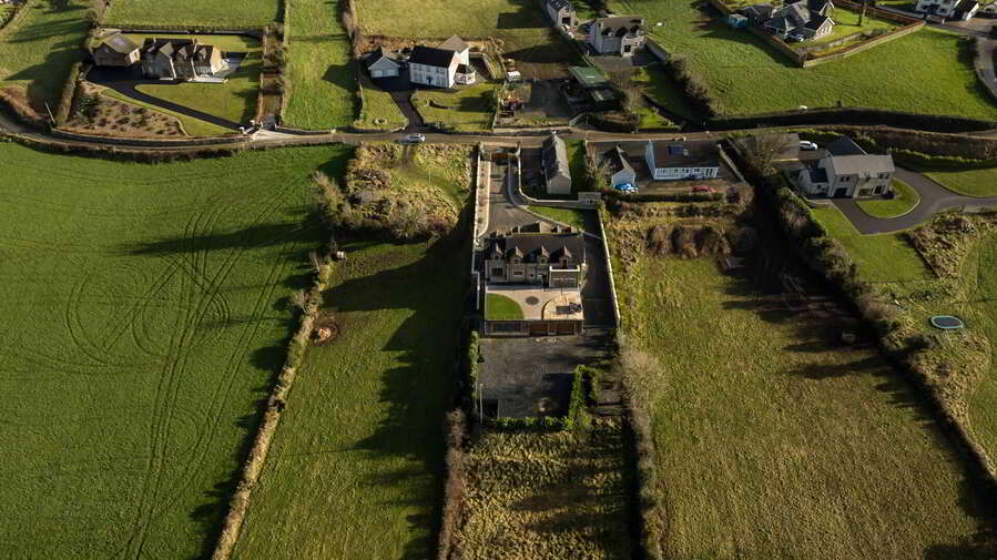 8 Carrogs Lane