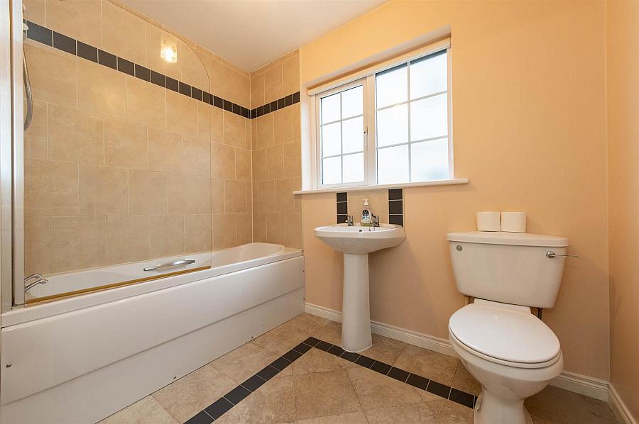 5 Daisy Hill Court