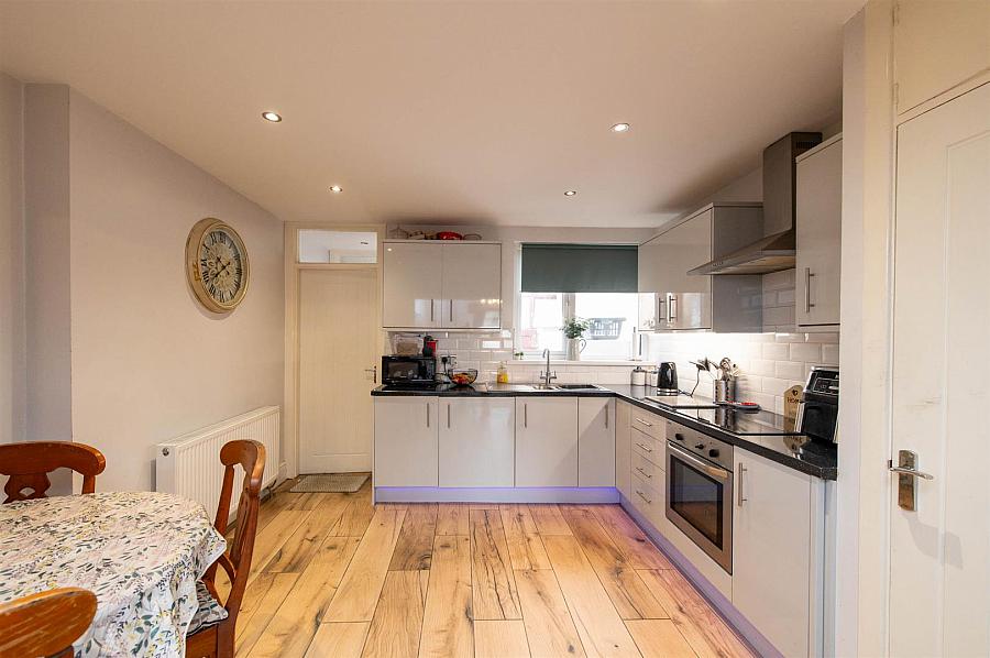 2 Hockley Terrace