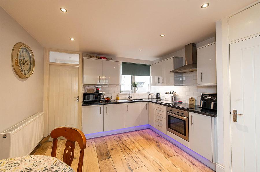 2 Hockley Terrace
