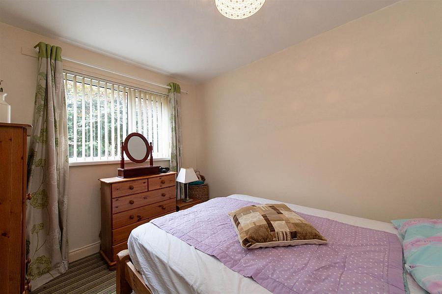 81 Poyntzpass Road