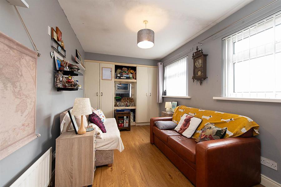 81 Poyntzpass Road