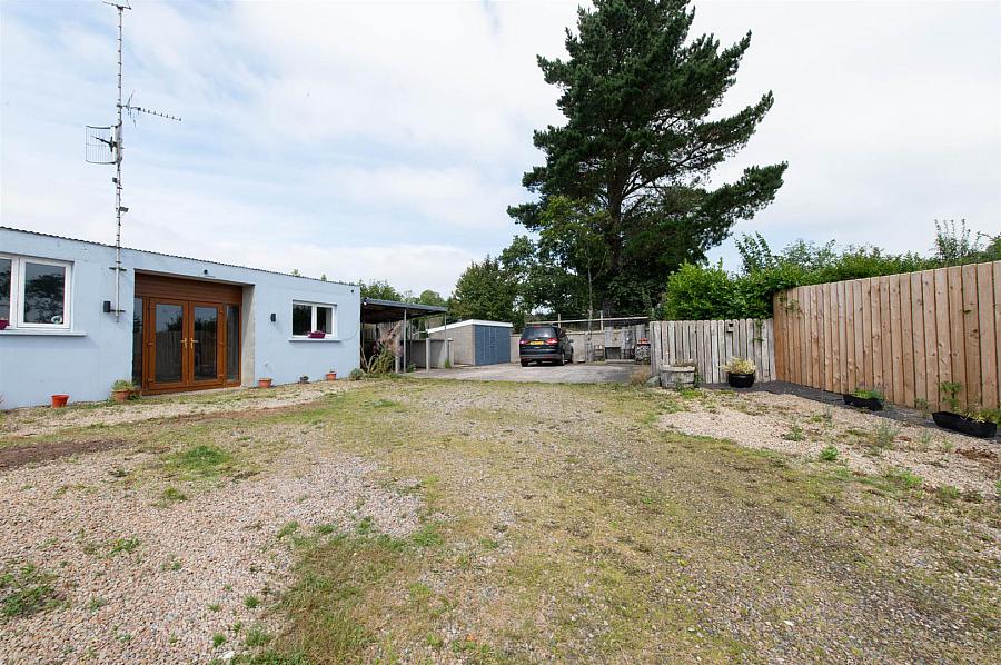 81 Poyntzpass Road