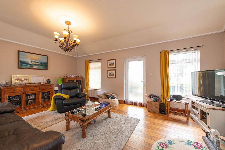 81 Poyntzpass Road