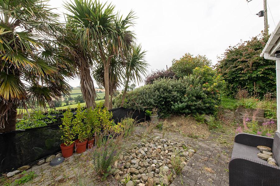 81 Poyntzpass Road