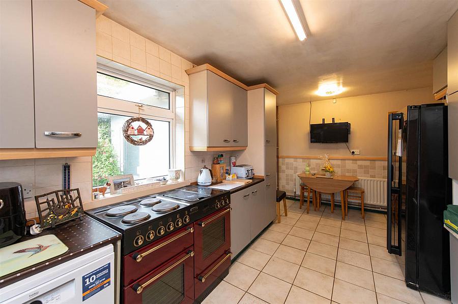 81 Poyntzpass Road