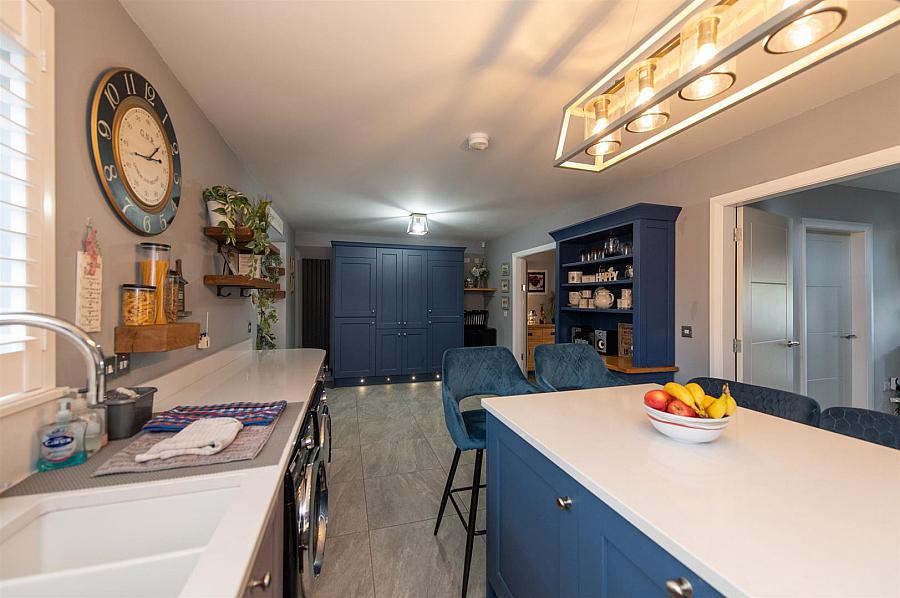 48 Cloverdale
