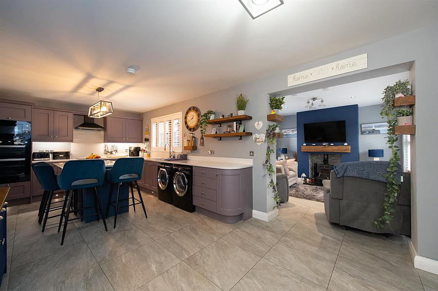 48 Cloverdale