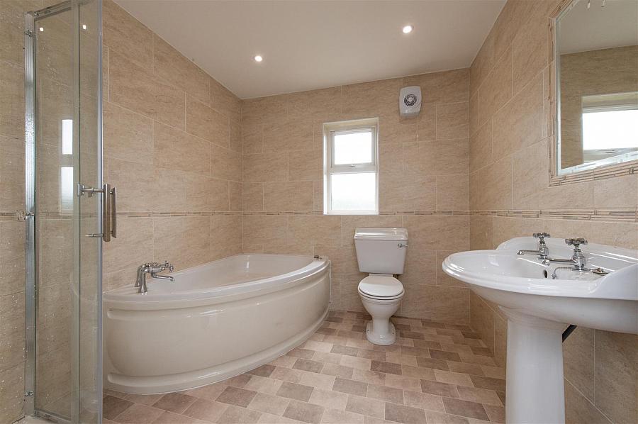 15 Old Railway Close