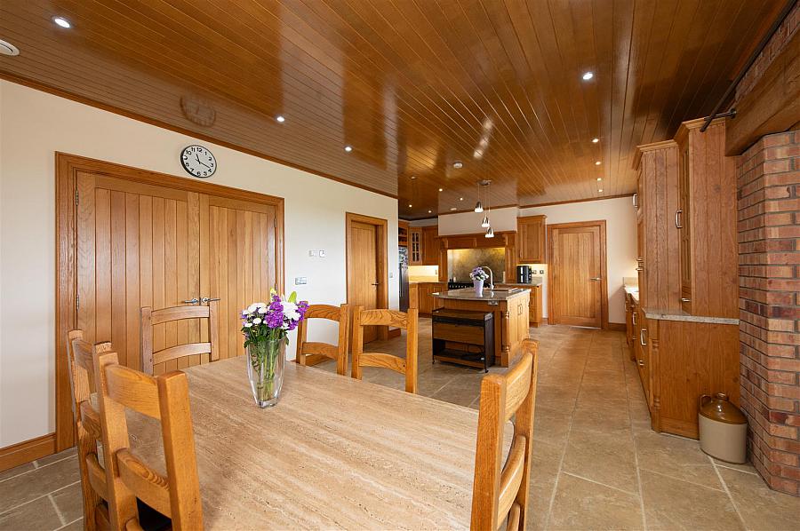Hilltop Lodge, 44 Barrack Hill