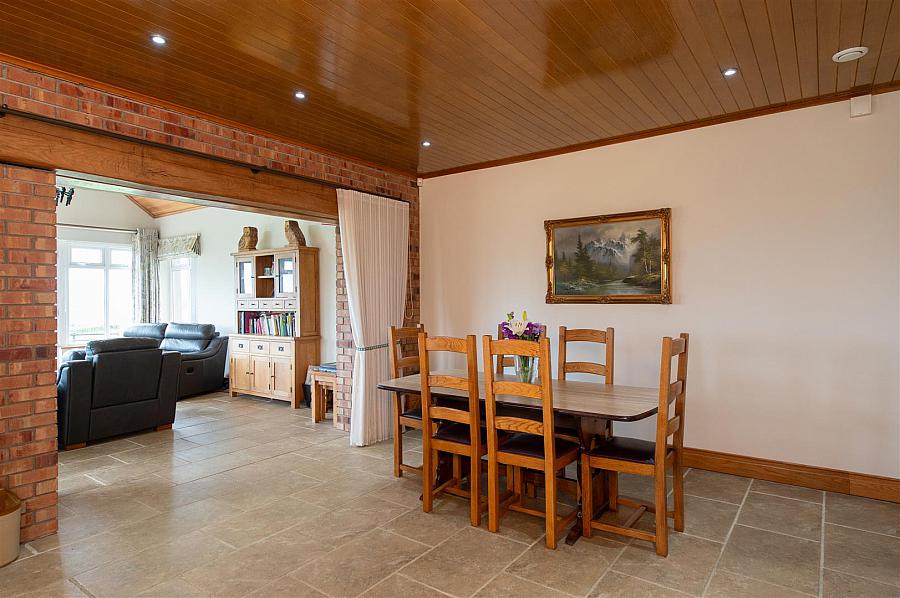 Hilltop Lodge, 44 Barrack Hill