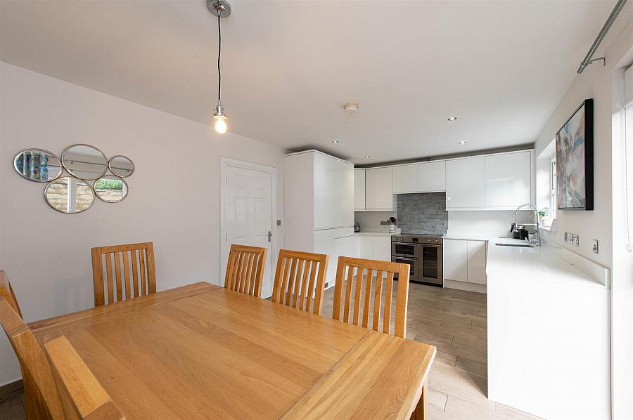 53 Oak Lodge
