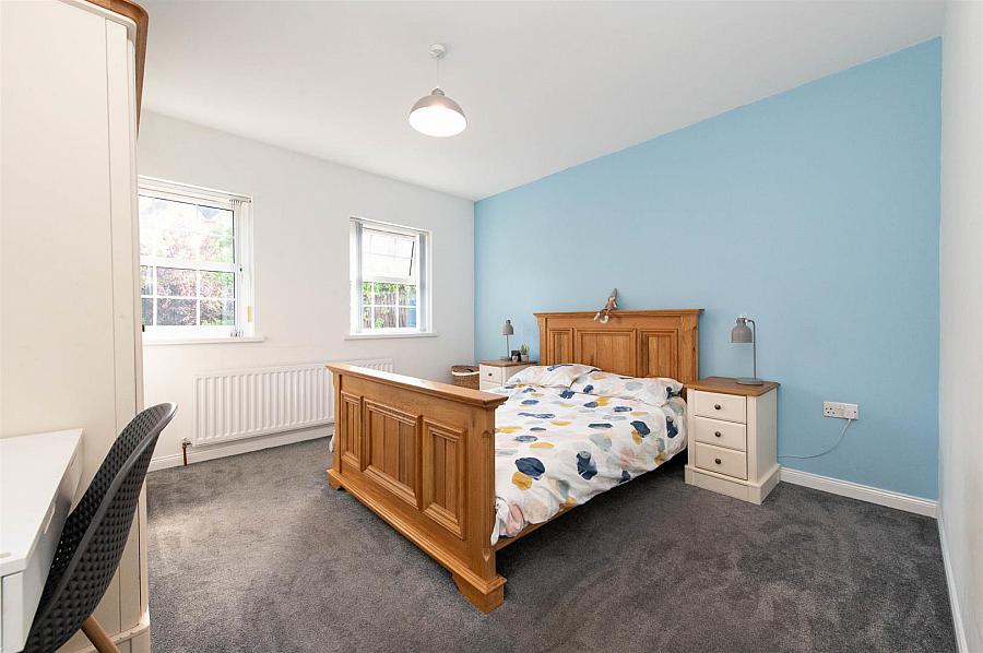 53 Oak Lodge