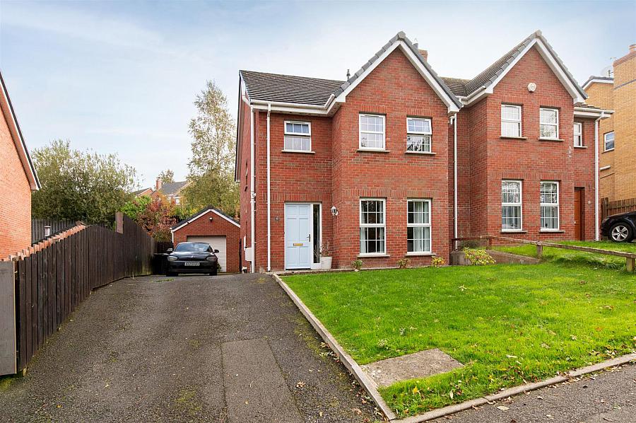 53 Oak Lodge