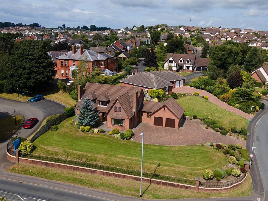 1 Castle Lodge