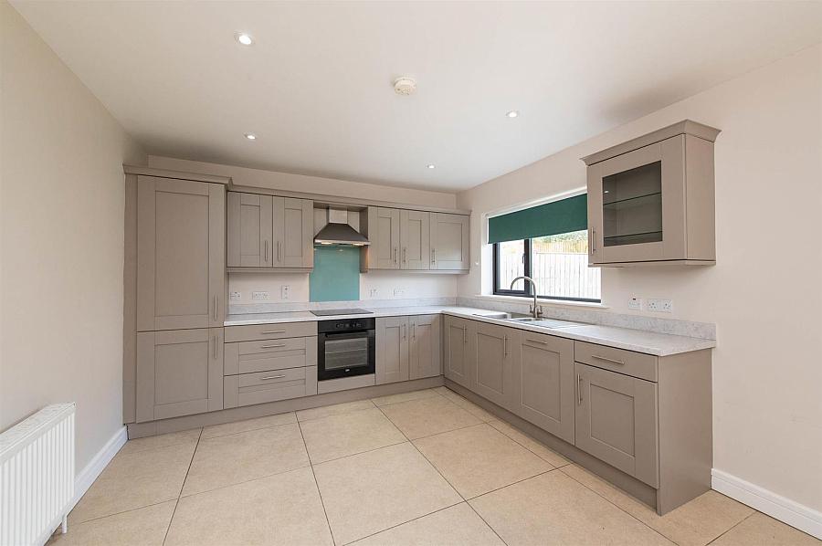 49 Bishops Green