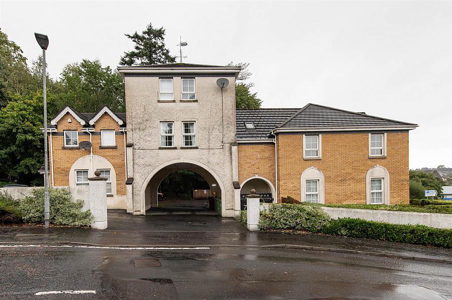 Apt 5 Gate House Mews, Summerhill
