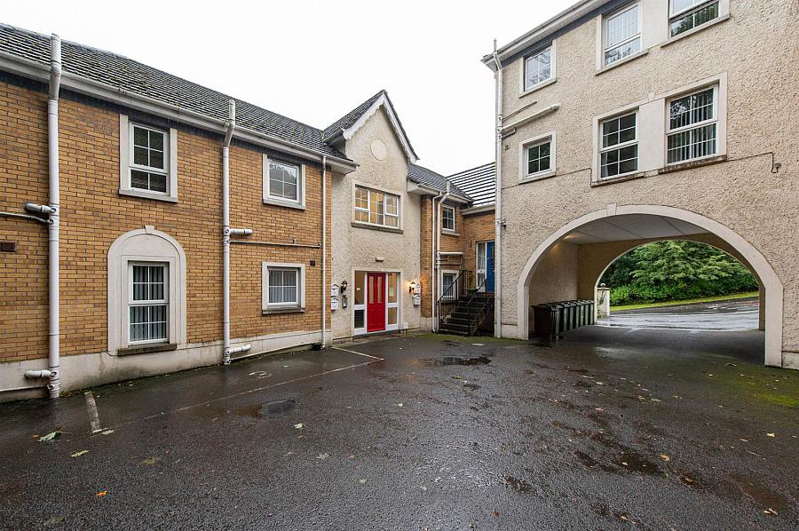 Apt 5 Gate House Mews, Summerhill
