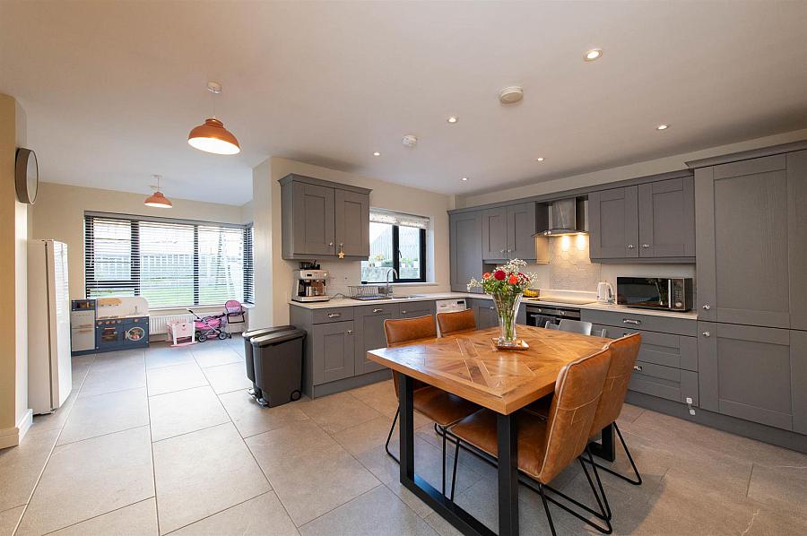 83 Bishops Green