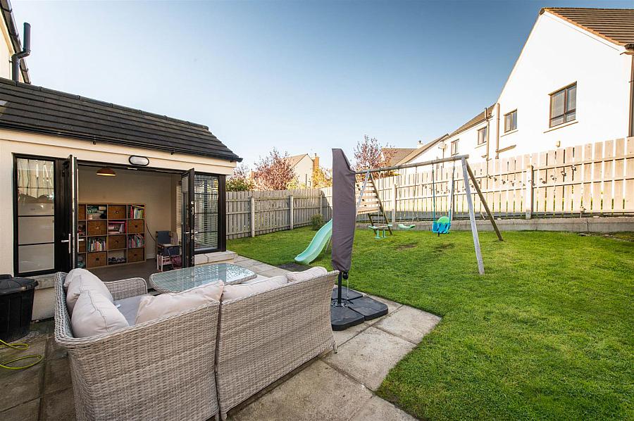 83 Bishops Green