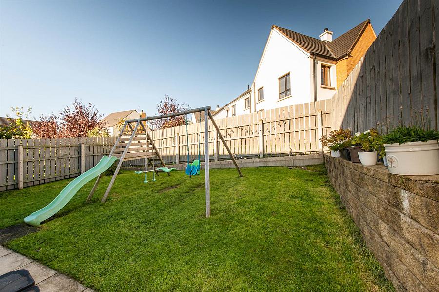83 Bishops Green