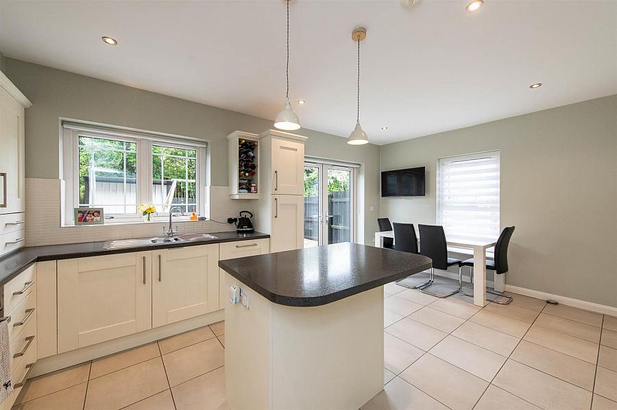27 Ballydown Heights