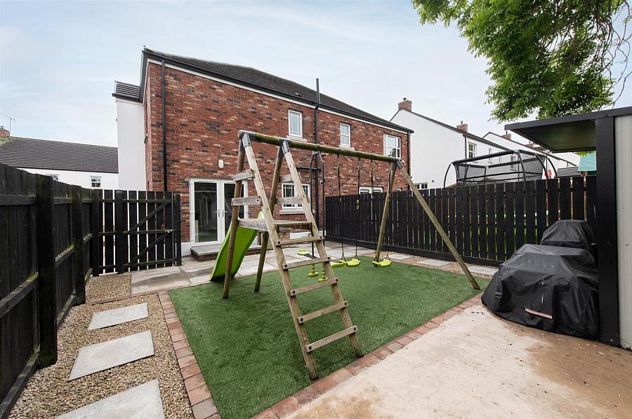 27 Ballydown Heights
