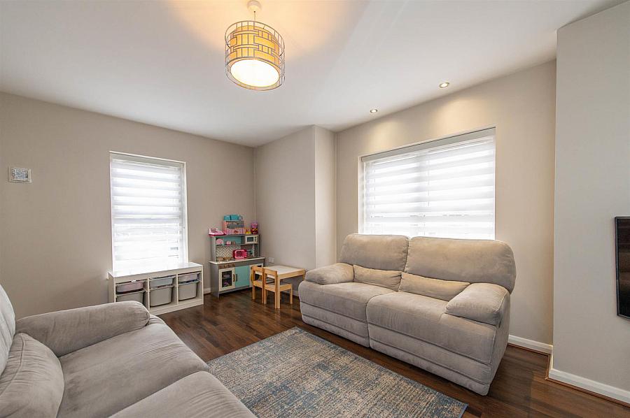 27 Ballydown Heights
