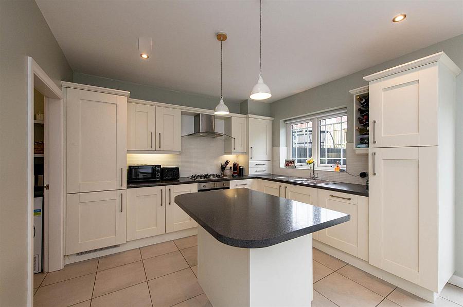 27 Ballydown Heights