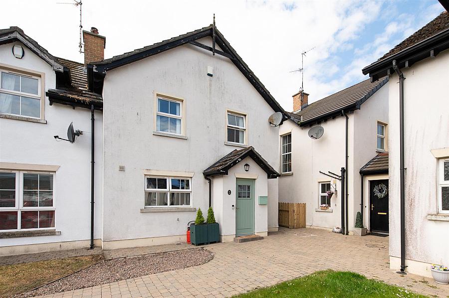 11 Iveagh Court