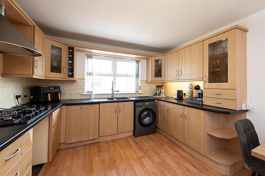 11 Iveagh Court