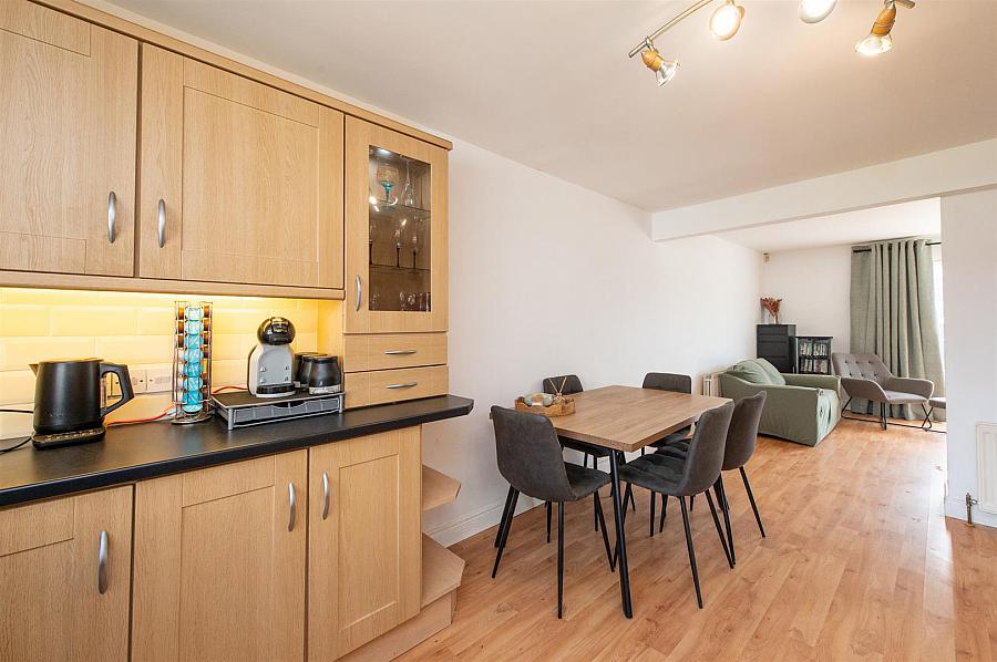11 Iveagh Court