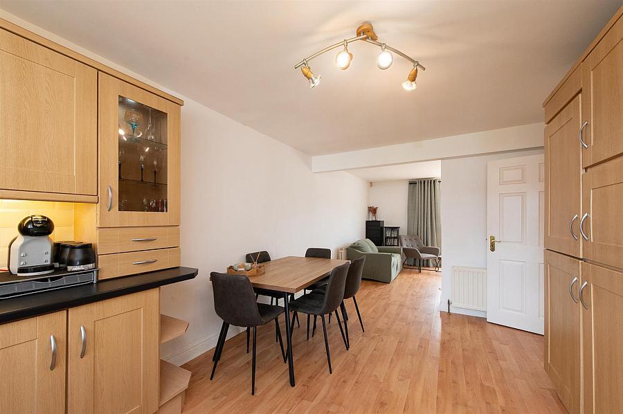 11 Iveagh Court