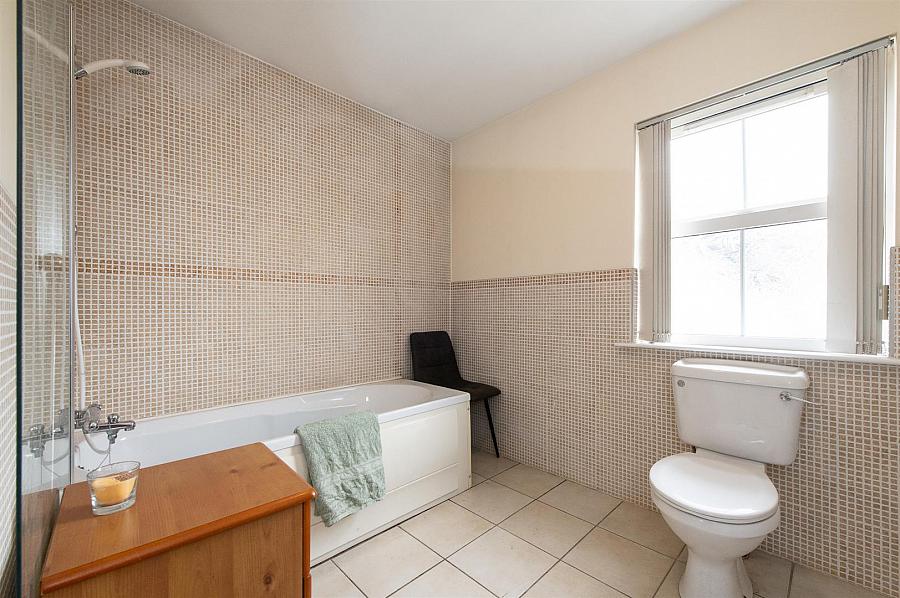 11 Iveagh Court