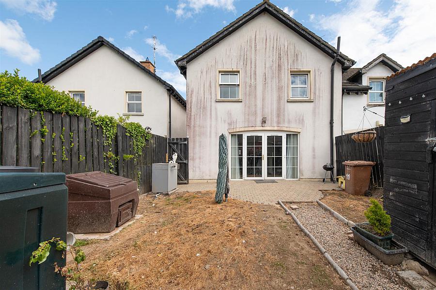11 Iveagh Court