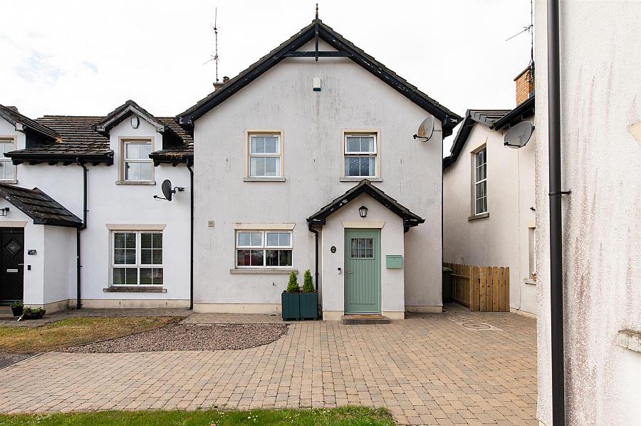 11 Iveagh Court