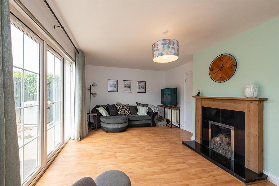 11 Iveagh Court
