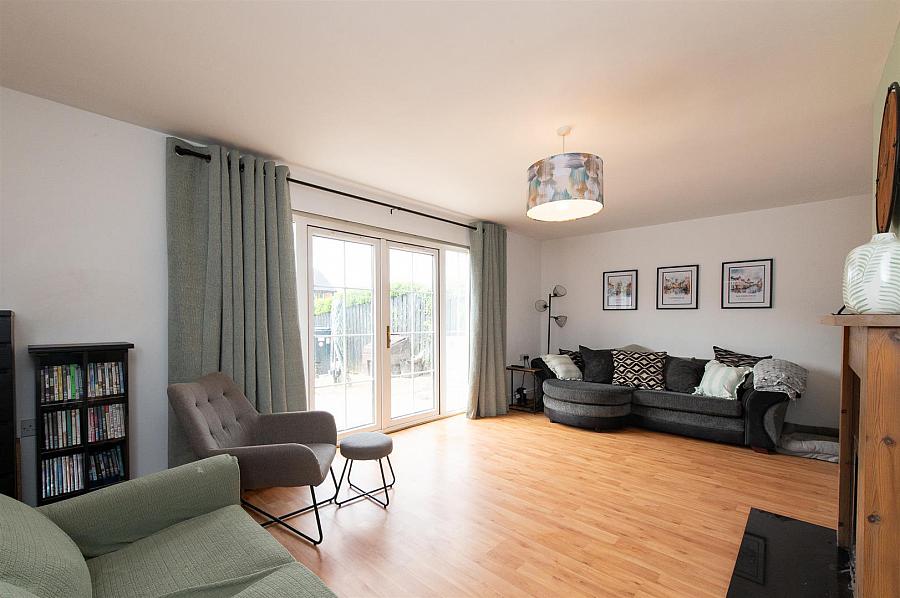 11 Iveagh Court