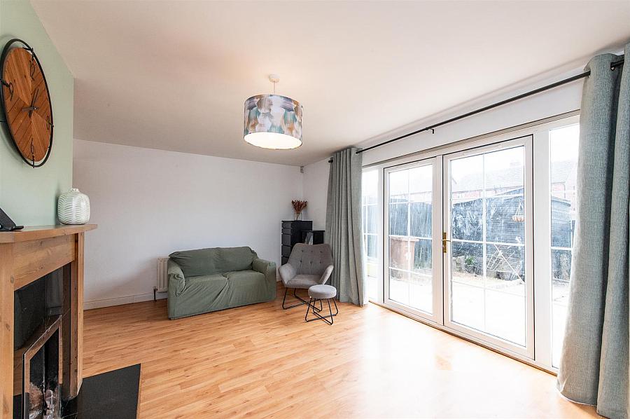 11 Iveagh Court