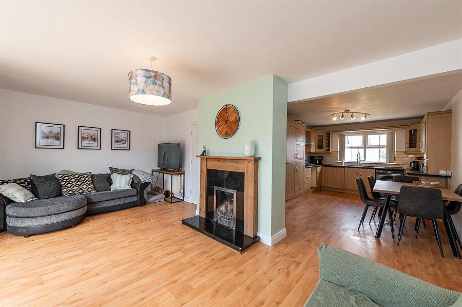 11 Iveagh Court