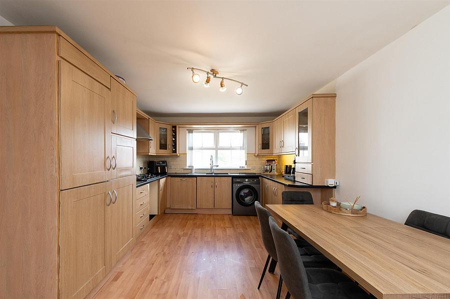 11 Iveagh Court