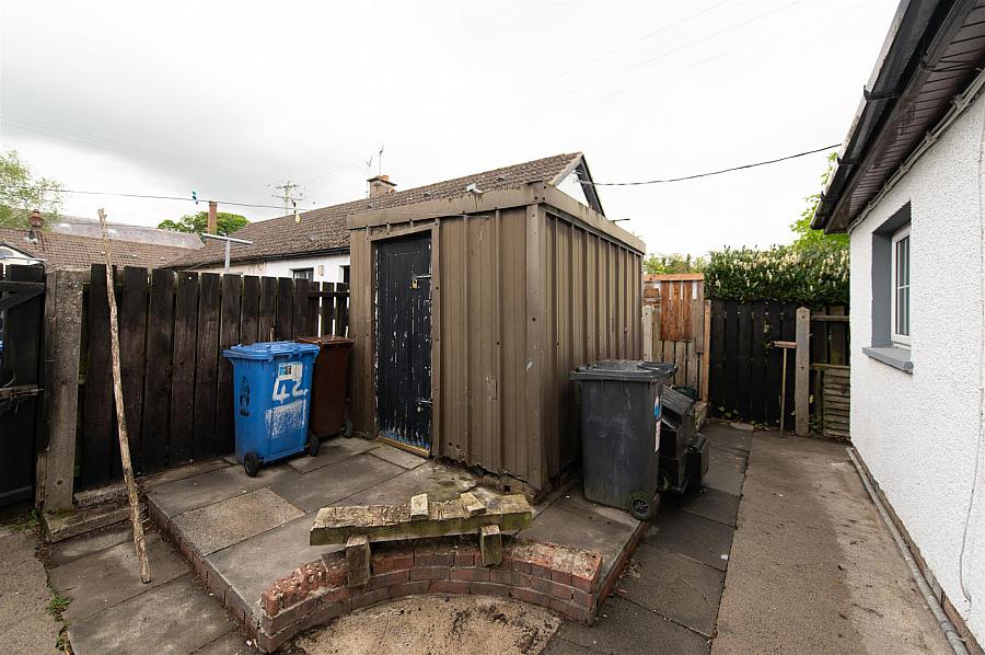 42 Annsborough Park