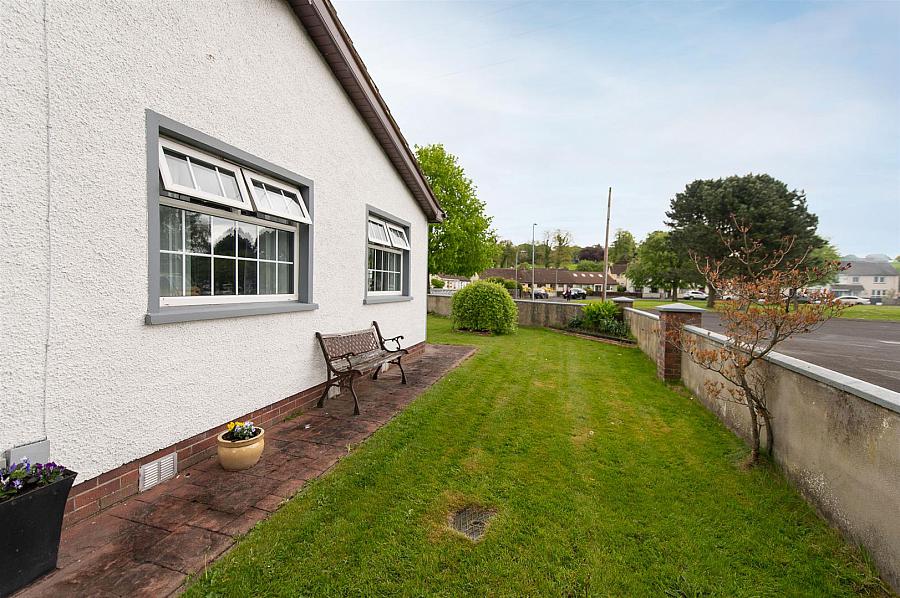 42 Annsborough Park