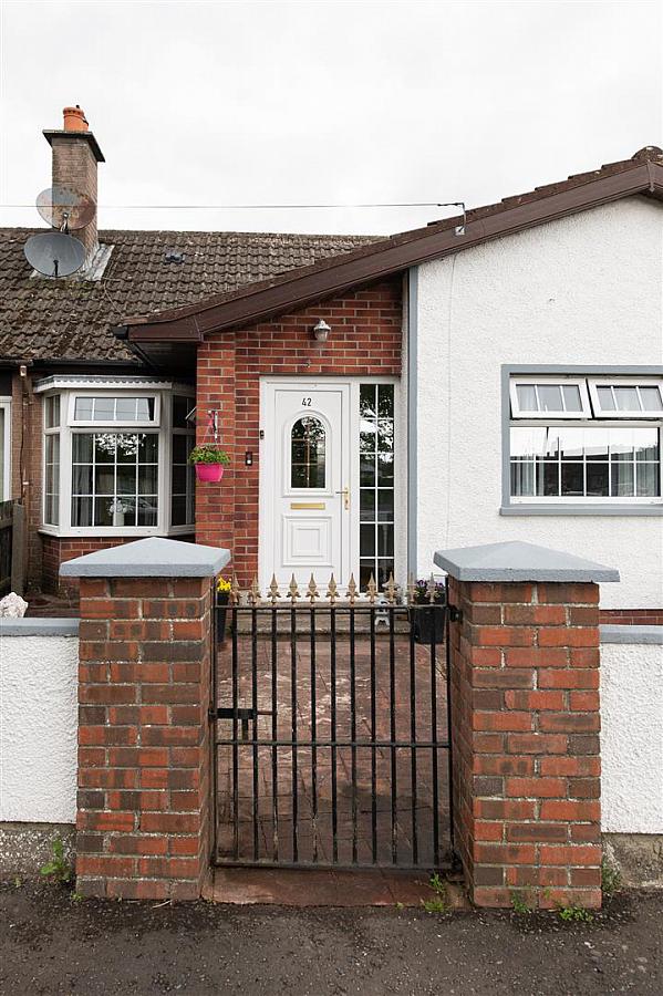 42 Annsborough Park