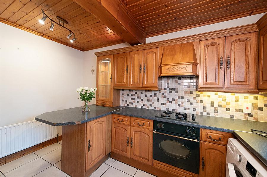 42 Annsborough Park