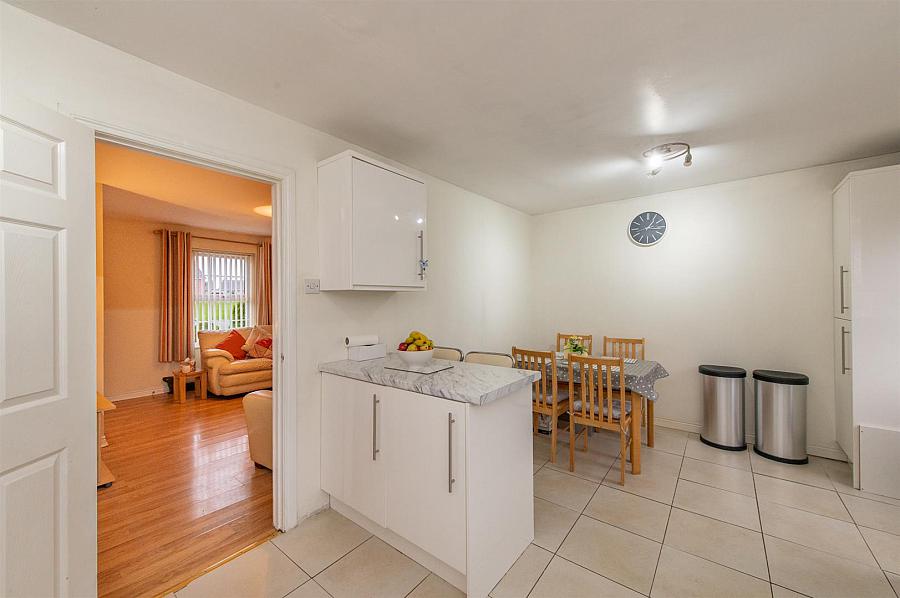 5 Summerhill Green