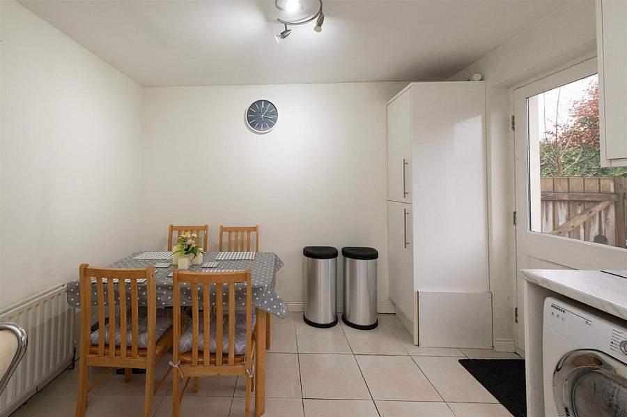 5 Summerhill Green