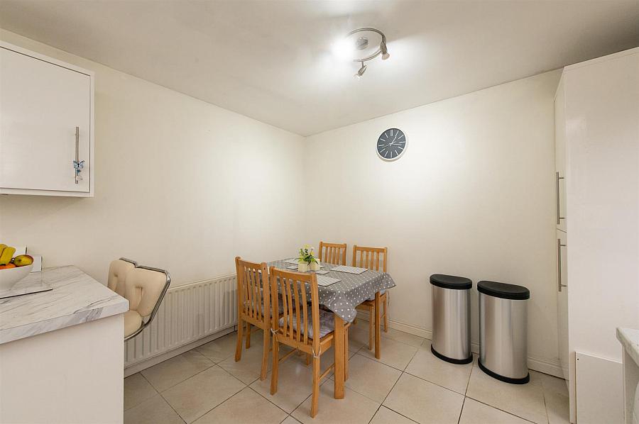 5 Summerhill Green